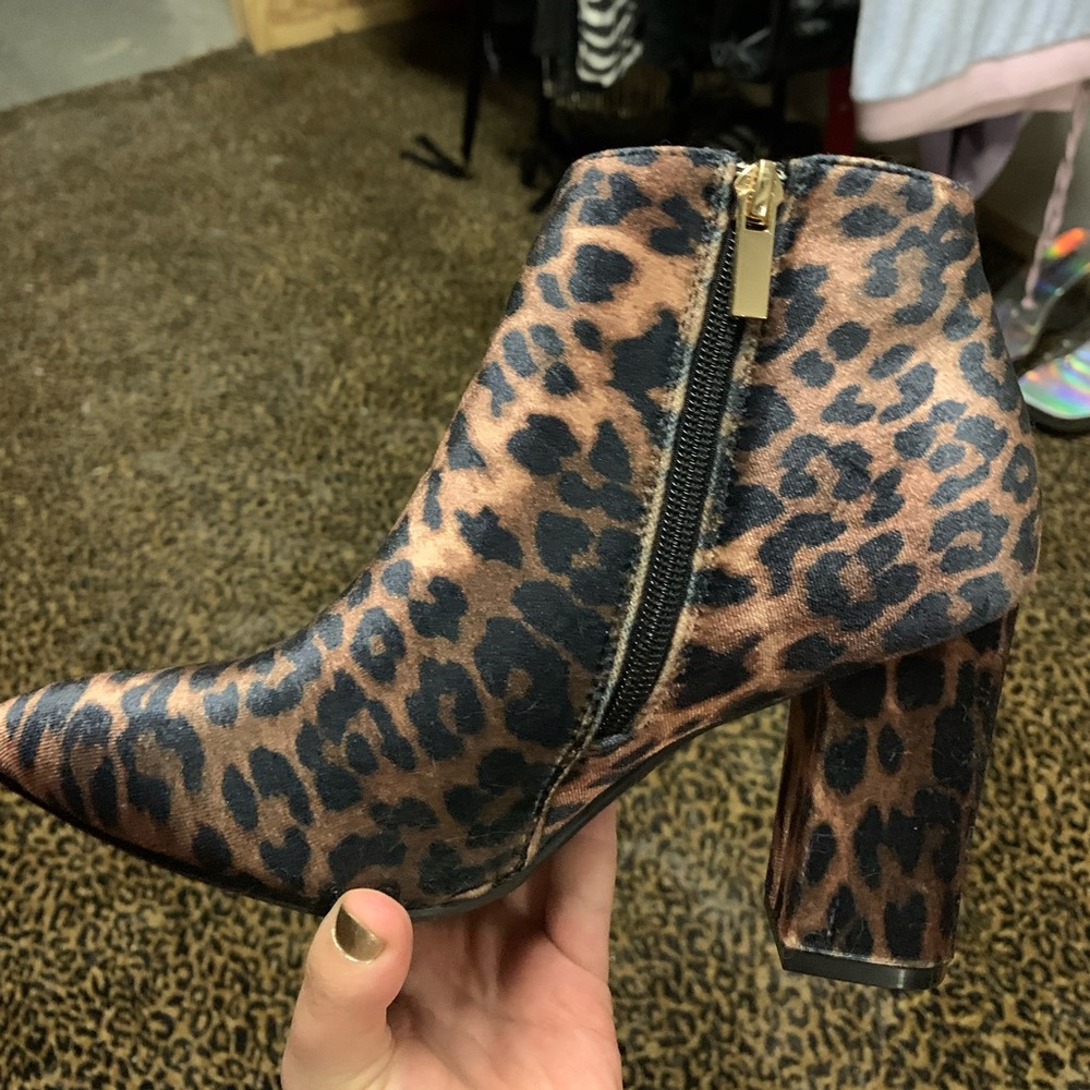 Velvet Leopard Booties - Picture 3 of 4